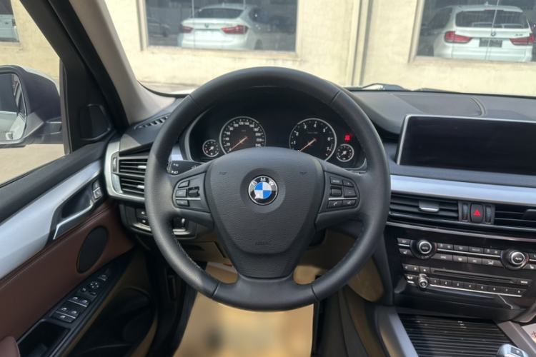 Used BMW X5  Interior 2
