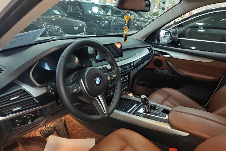 Used BMW X5  Interior 2
