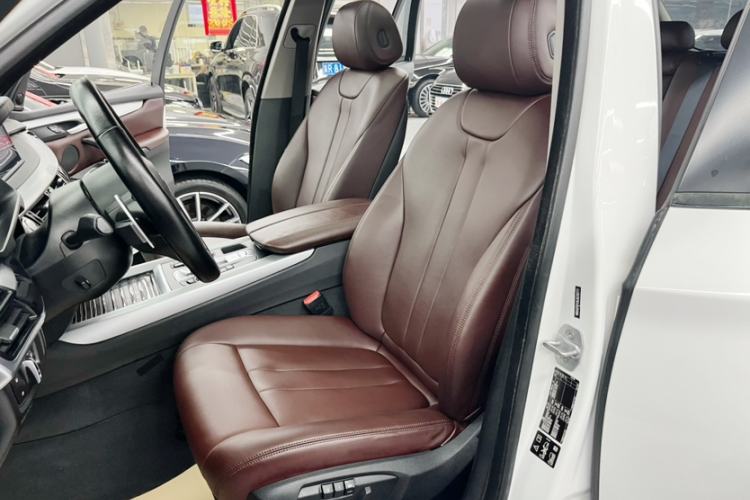 Used BMW X5  Interior 5