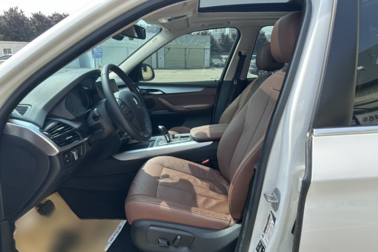 Used BMW X5  Interior 5