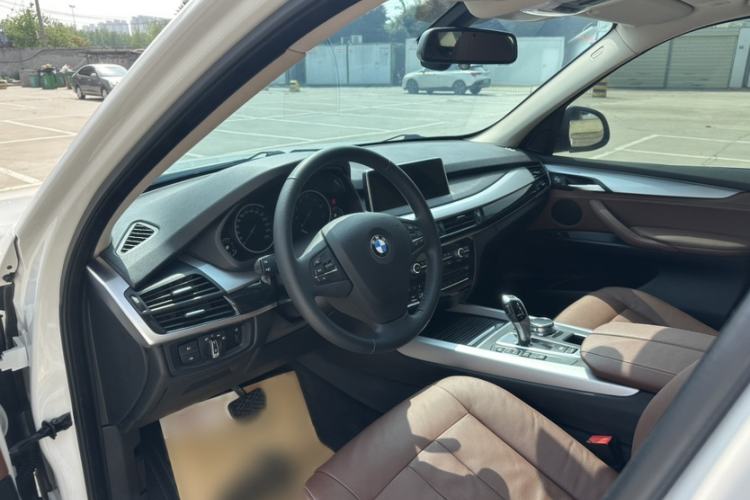 Used BMW X5  Interior 6