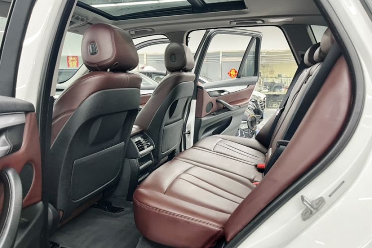 Used BMW X5  Interior 7