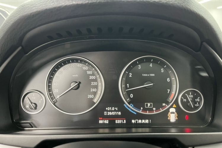 Used BMW X5  Odometer Close Up