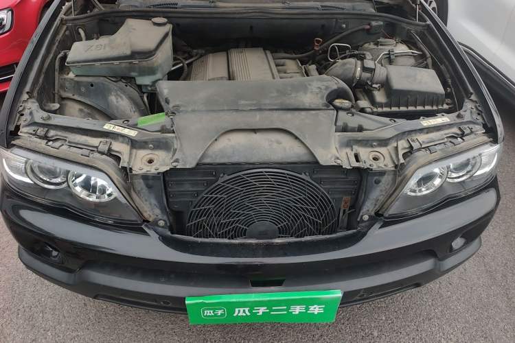 Used BMW X5 2006 3.0i Engine Bay