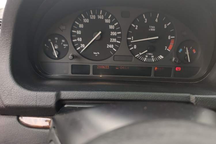 Used BMW X5 2006 3.0i Odometer Close Up