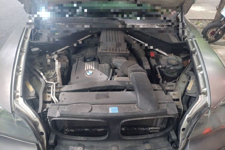 Used BMW X5 2006 3.0i Engine Bay