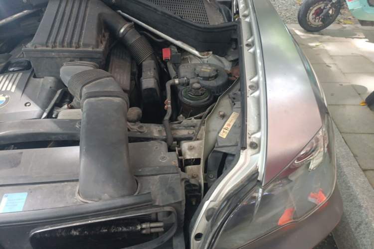 Used BMW X5 2006 3.0i Engine Bay Left