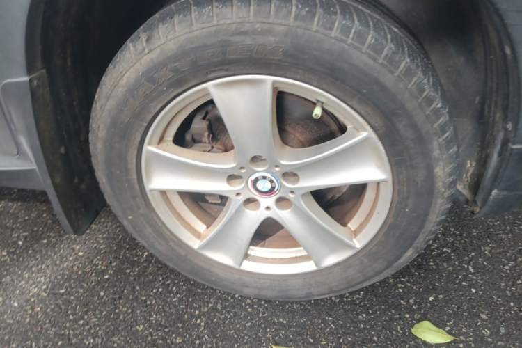 Used BMW X5 2006 3.0i Right Front Wheel Hub