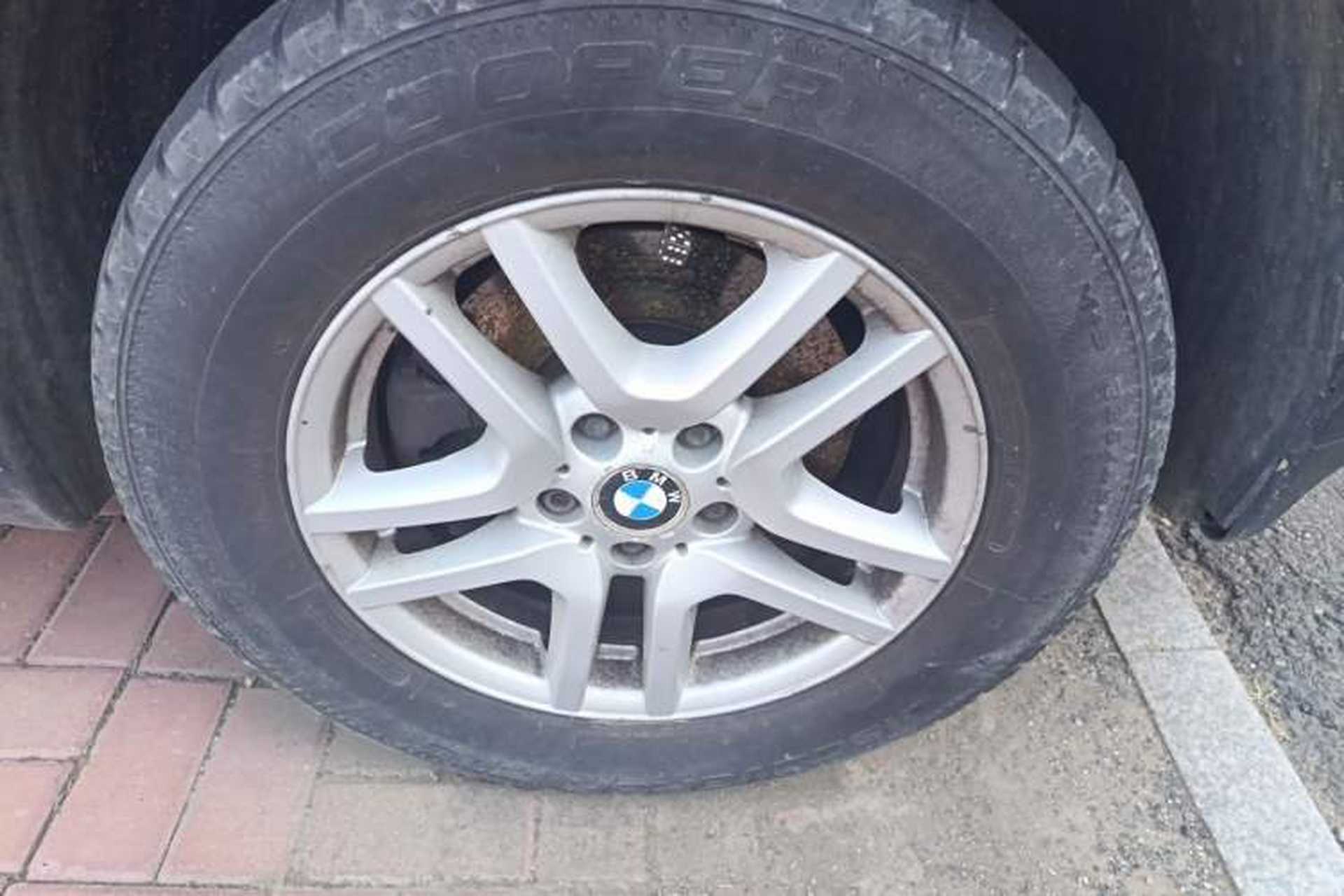 Used BMW X5 2006 3.0i Right Front Wheel Hub
