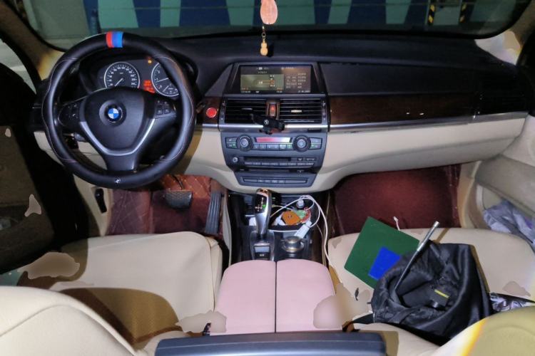Used BMW X5  Center Console