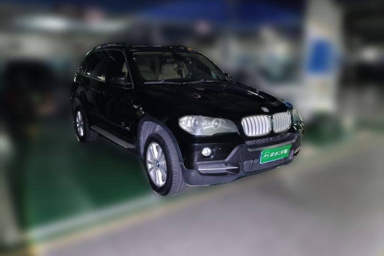 Used BMW X5  Front Right 45 Deg