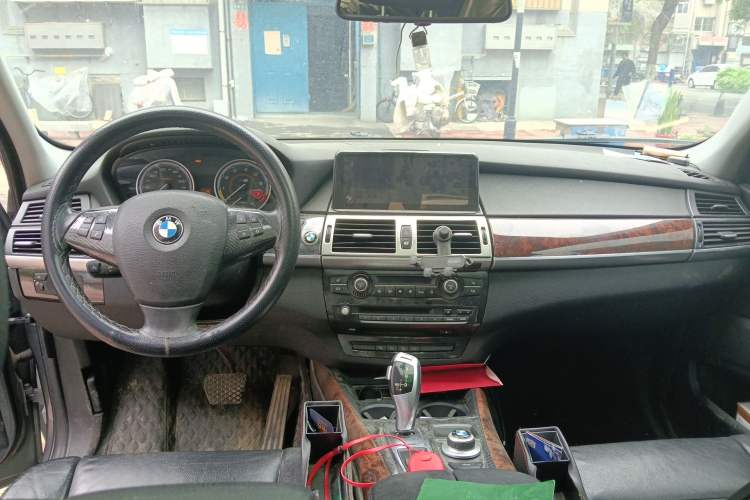 Used BMW X5  Center Console