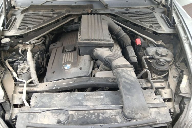 Used BMW X5  Engine Bay