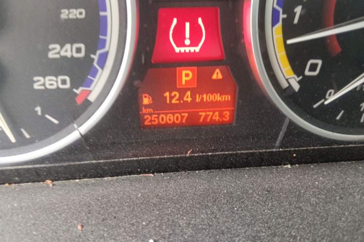 Used BMW X5  Odometer Close Up