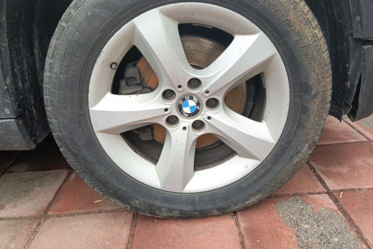 Used BMW X5  Right Front Wheel Hub