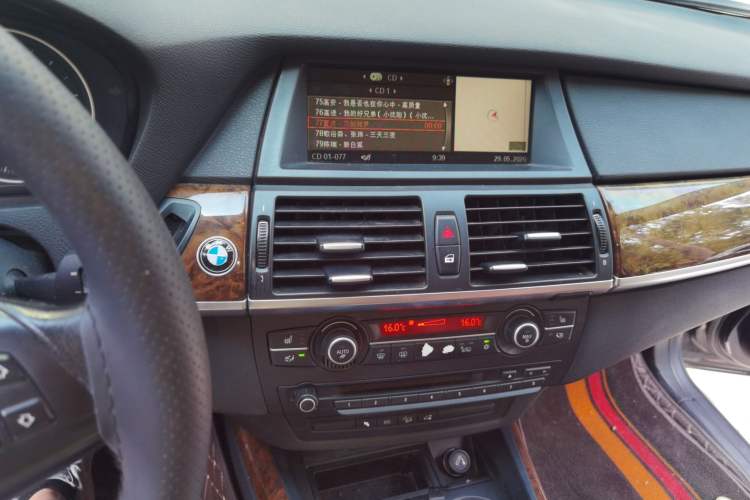 Used BMW X5 2008 xDrive30i Luxury Model Audio And AC Panel