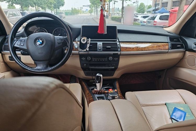 Used BMW X5 2008 xDrive30i Luxury Model Center Console