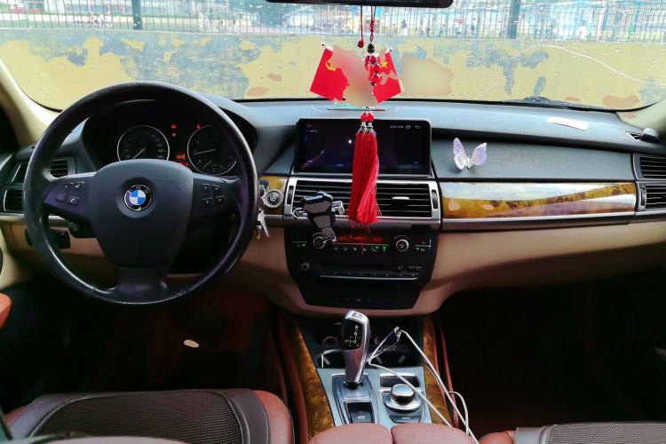 Used BMW X5 2008 xDrive30i Elegant Model Center Console
