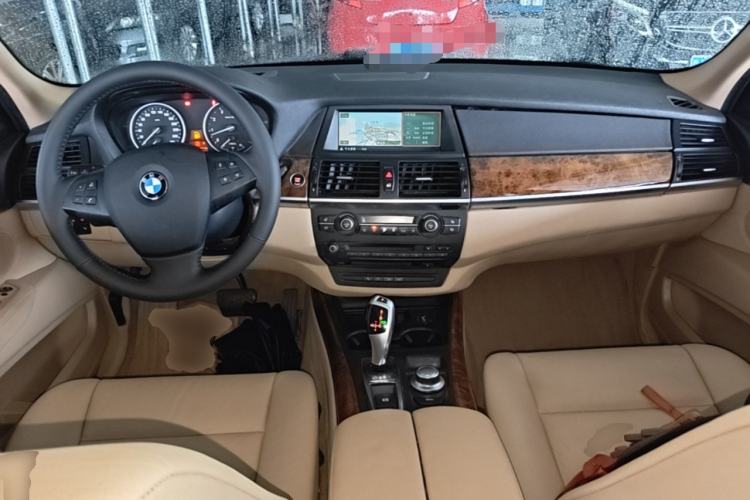 Used BMW X5 2008 xDrive30i Elegant Model Center Console