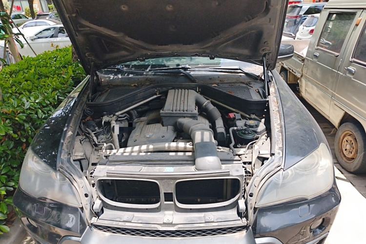Used BMW X5 2008 xDrive30i Elegant Model Engine Bay