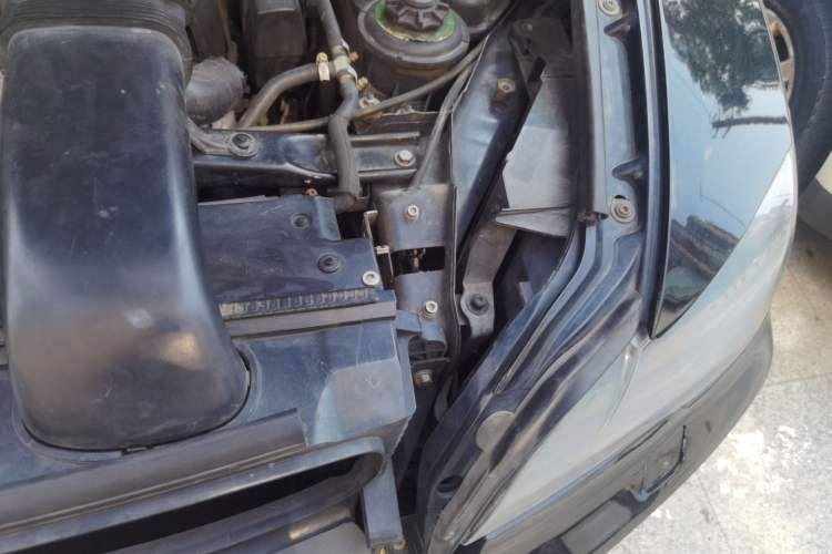 Used BMW X5 2008 xDrive30i Luxury Model Engine Bay Left