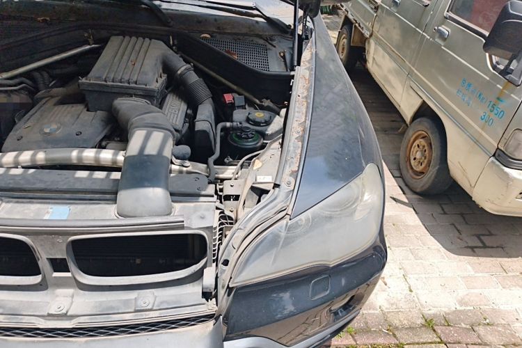 Used BMW X5 2008 xDrive30i Elegant Model Engine Bay Left