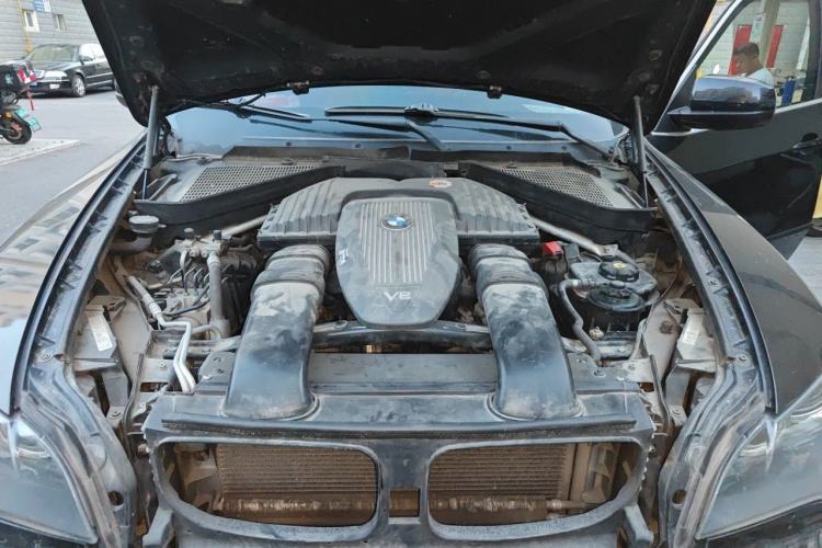 Used BMW X5  Engine Bay