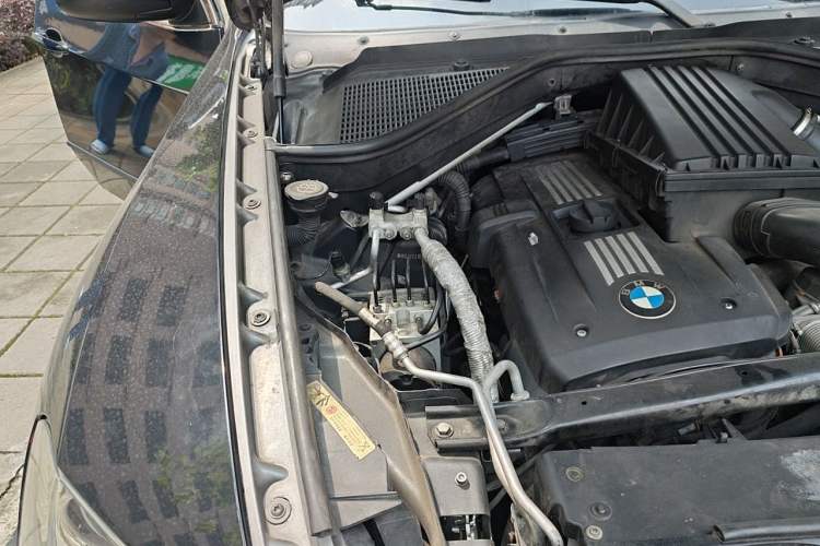 Used BMW X5 2008 xDrive30i Luxury Model Engine Bay Right