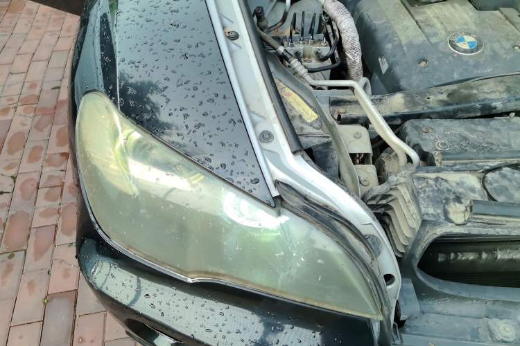 Used BMW X5 2008 xDrive30i Elegant Model Engine Bay Right