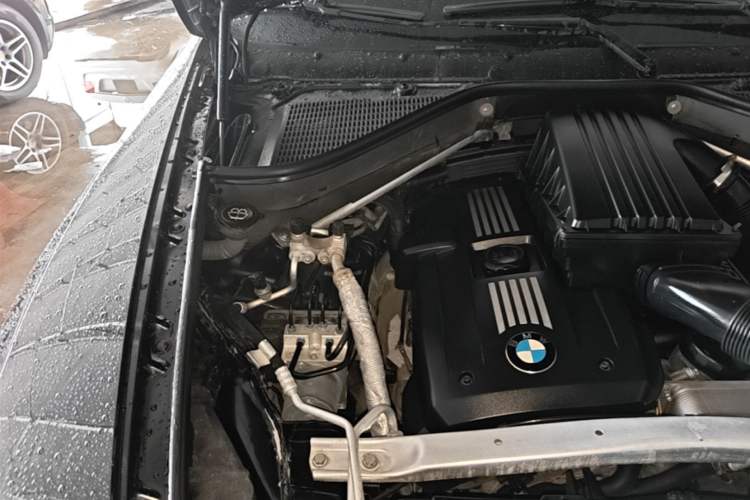Used BMW X5 2008 xDrive30i Elegant Model Engine Bay Right