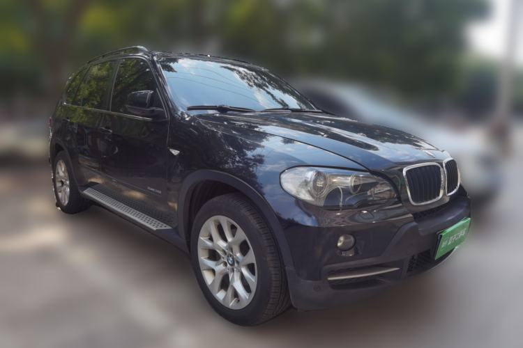 Used BMW X5 2008 xDrive30i Luxury Model Front Right 45 Deg