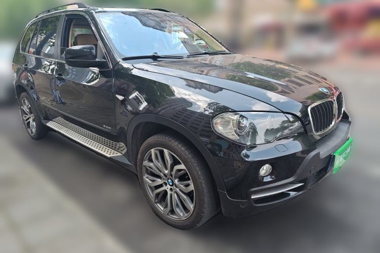 Used BMW X5 2008 xDrive30i Luxury Model Front Right 45 Deg