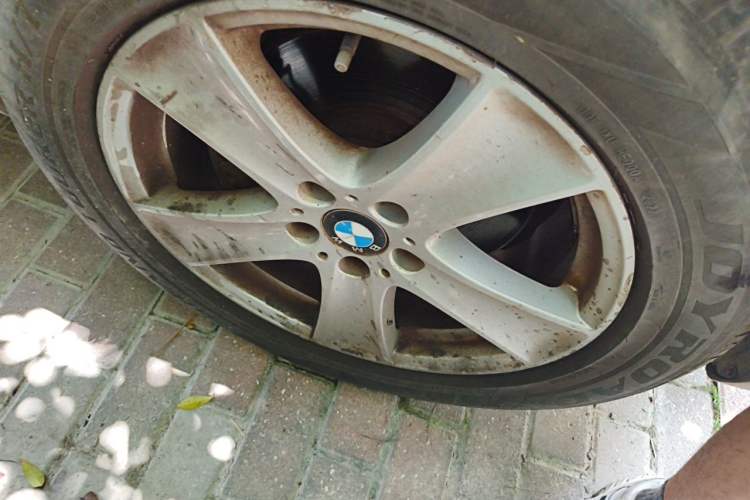 Used BMW X5 2008 xDrive30i Elegant Model Right Front Wheel Hub