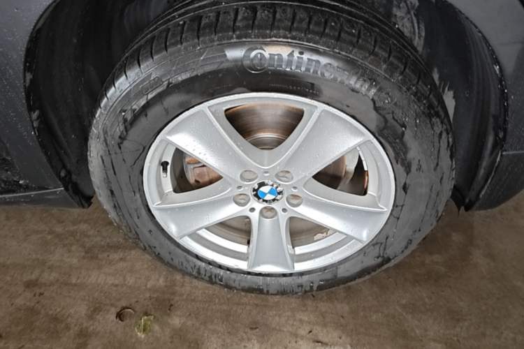 Used BMW X5 2008 xDrive30i Elegant Model Right Front Wheel Hub