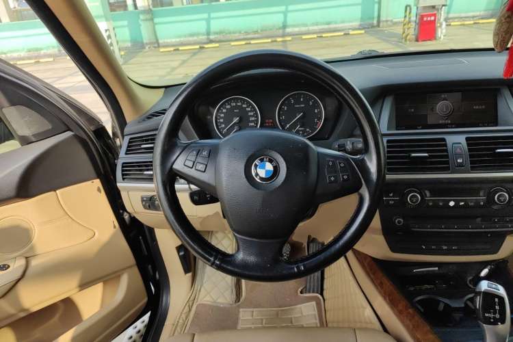 Used BMW X5 2008 xDrive30i Elegant Model Steering Wheel