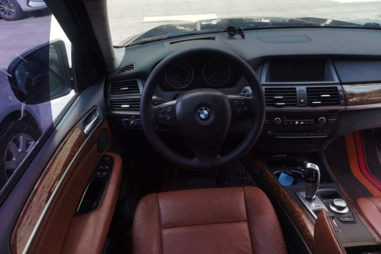 Used BMW X5 2008 xDrive30i Luxury Model Steering Wheel