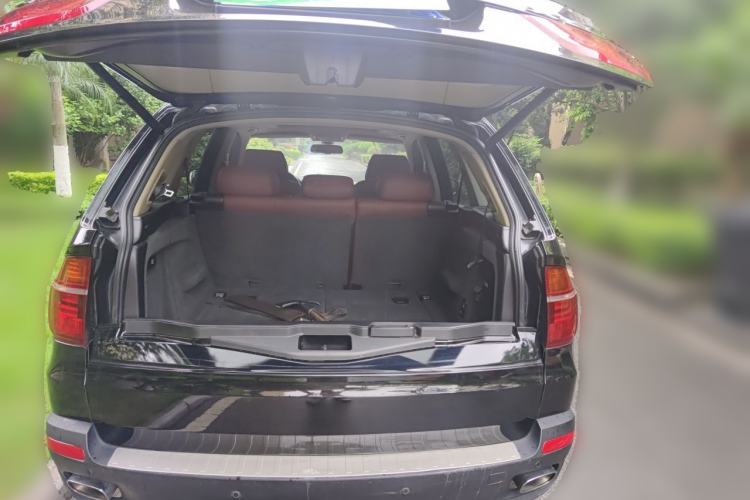 Used BMW X5 2008 xDrive48i Leading Model Trunk
