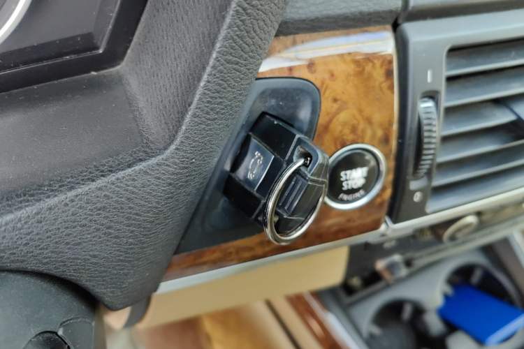 Used BMW X5 2008 xDrive30i Elegant Model Vehicle Key