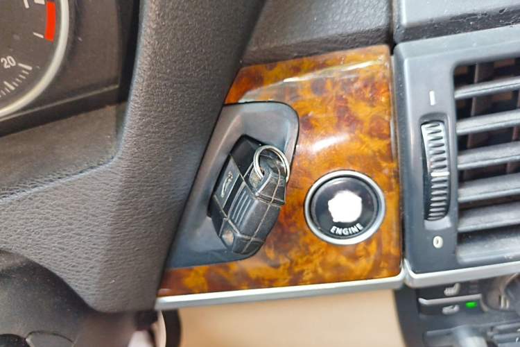 Used BMW X5 2008 xDrive30i Elegant Model Vehicle Key