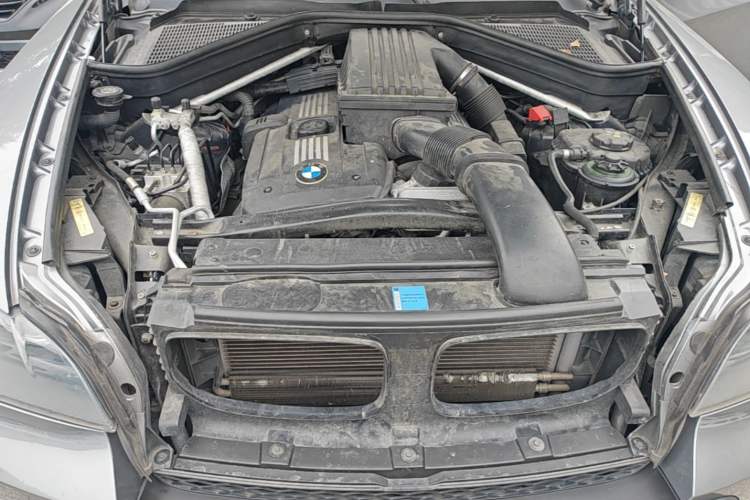 Used BMW X5 2008 xDrive30i Luxury Model Engine Bay