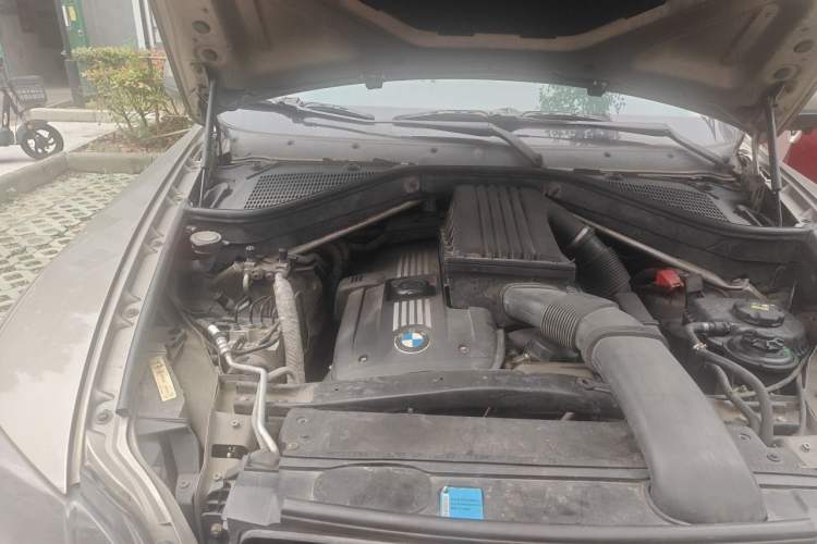 Used BMW X5 2008 xDrive30i Elegant Model Engine Bay Right