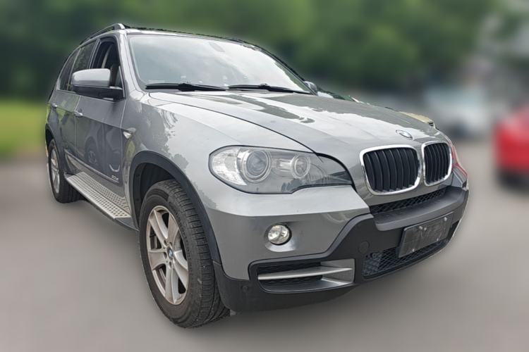 Used BMW X5 2008 xDrive30i Luxury Model Front Right 45 Deg