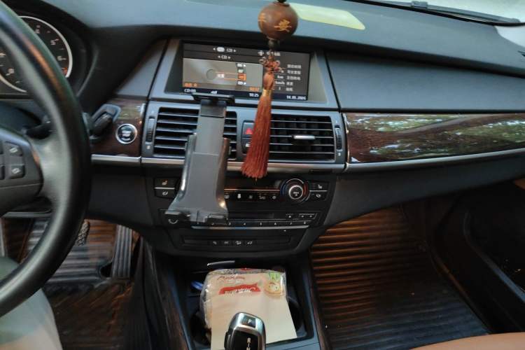 Used BMW X5  Audio And AC Panel