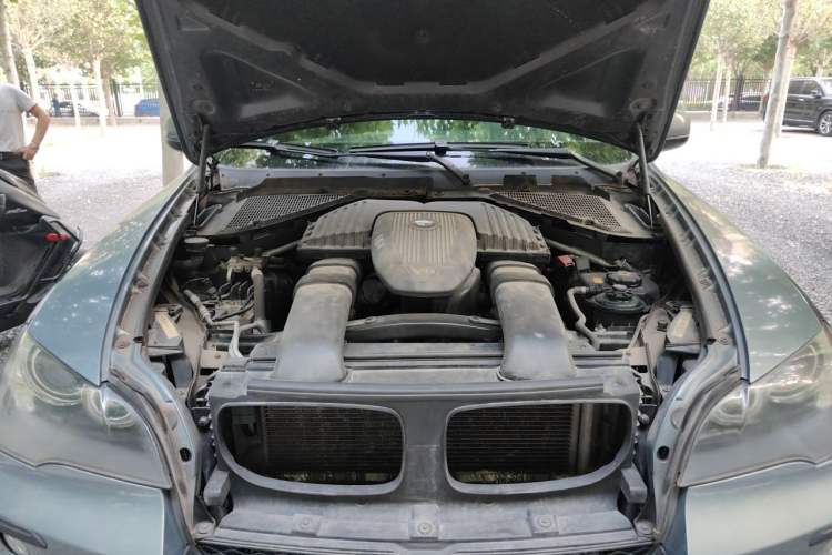 Used BMW X5  Engine Bay