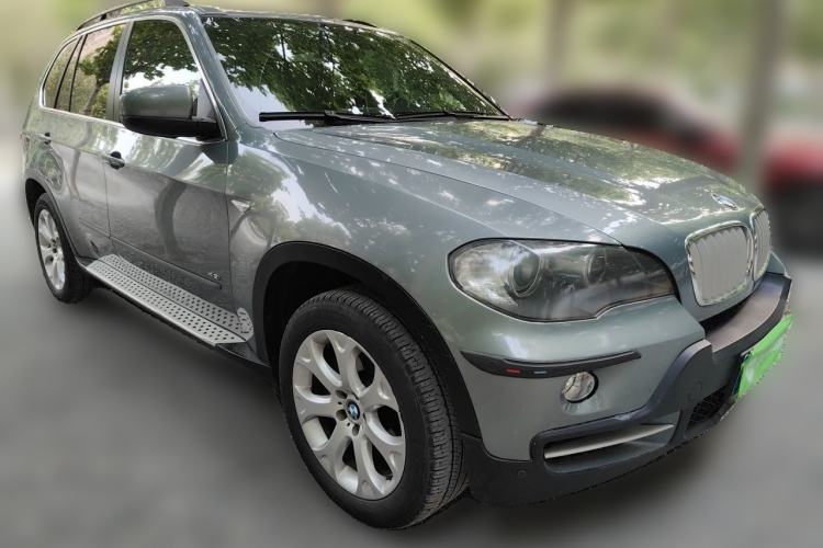 Used BMW X5  Front Right 45 Deg