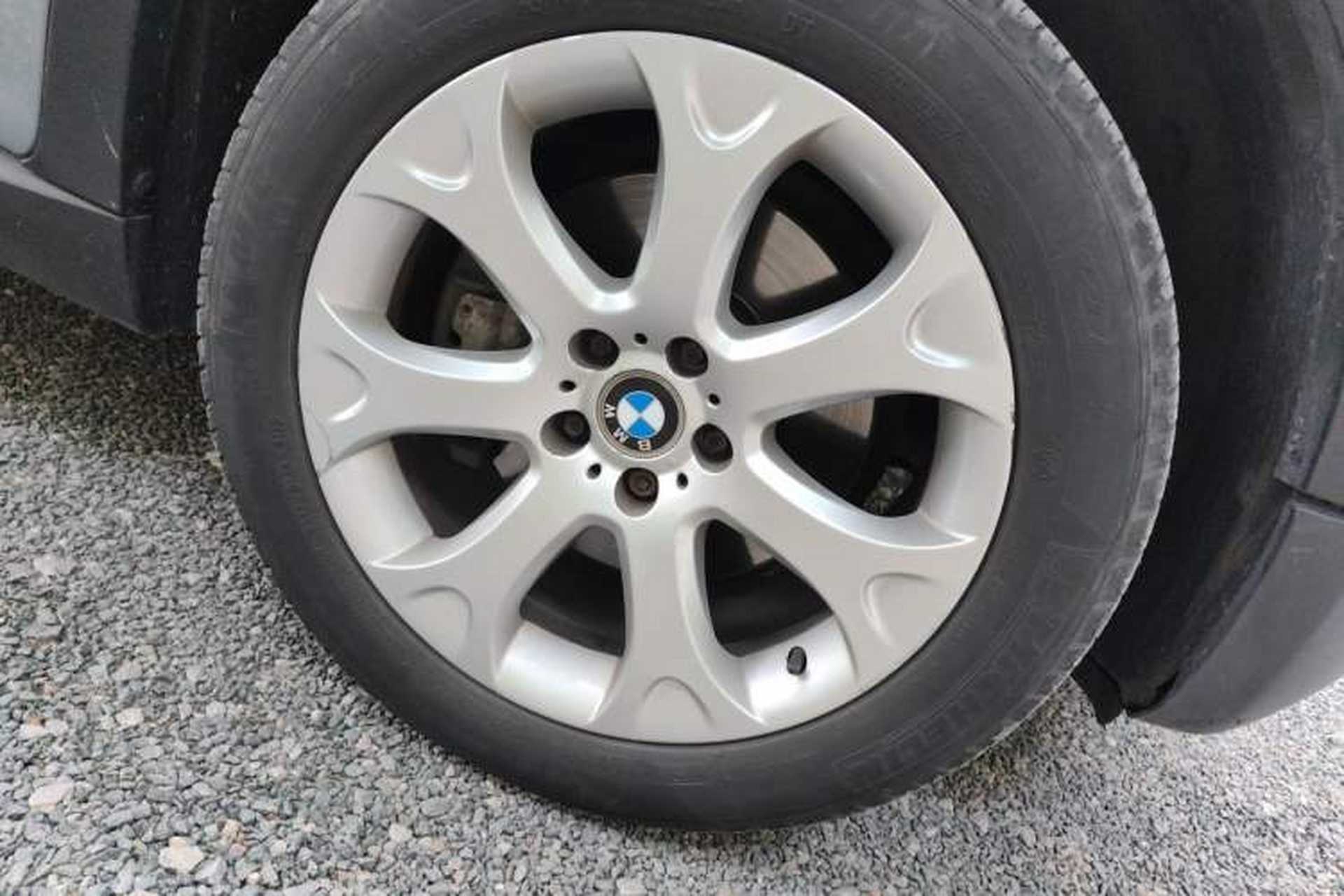 Used BMW X5  Right Front Wheel Hub