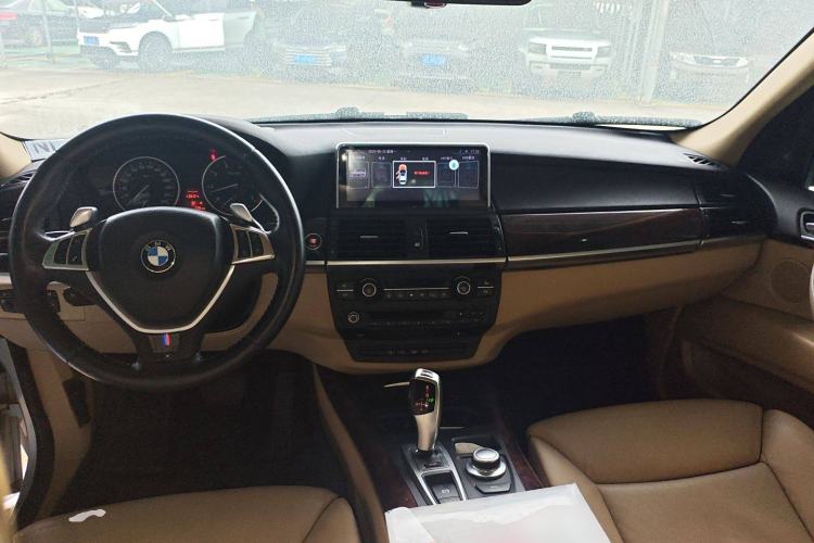Used BMW X5 2008 xDrive48i Luxury Model Center Console