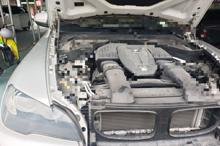 Used BMW X5 2008 xDrive48i Luxury Model Engine Bay Right