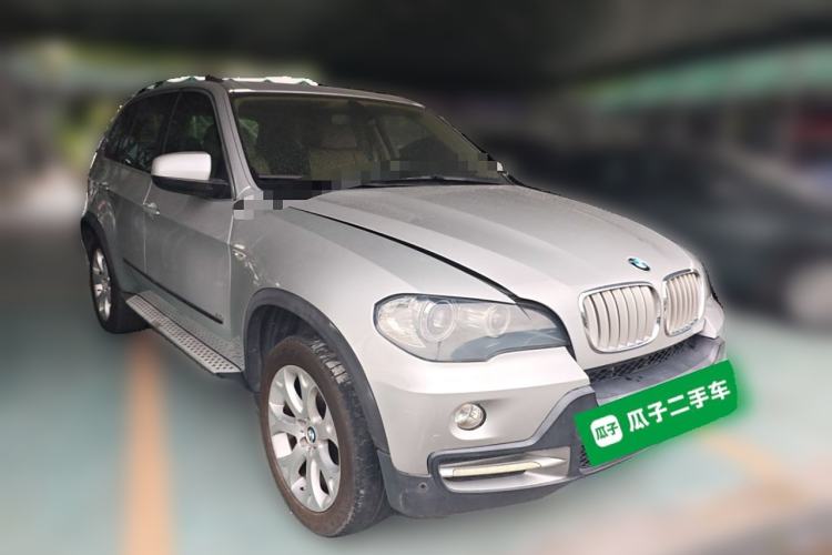 Used BMW X5 2008 xDrive48i Luxury Model Front Right 45 Deg