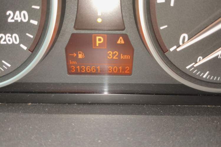 Used BMW X5 2008 xDrive30i Luxury Model Odometer Close Up